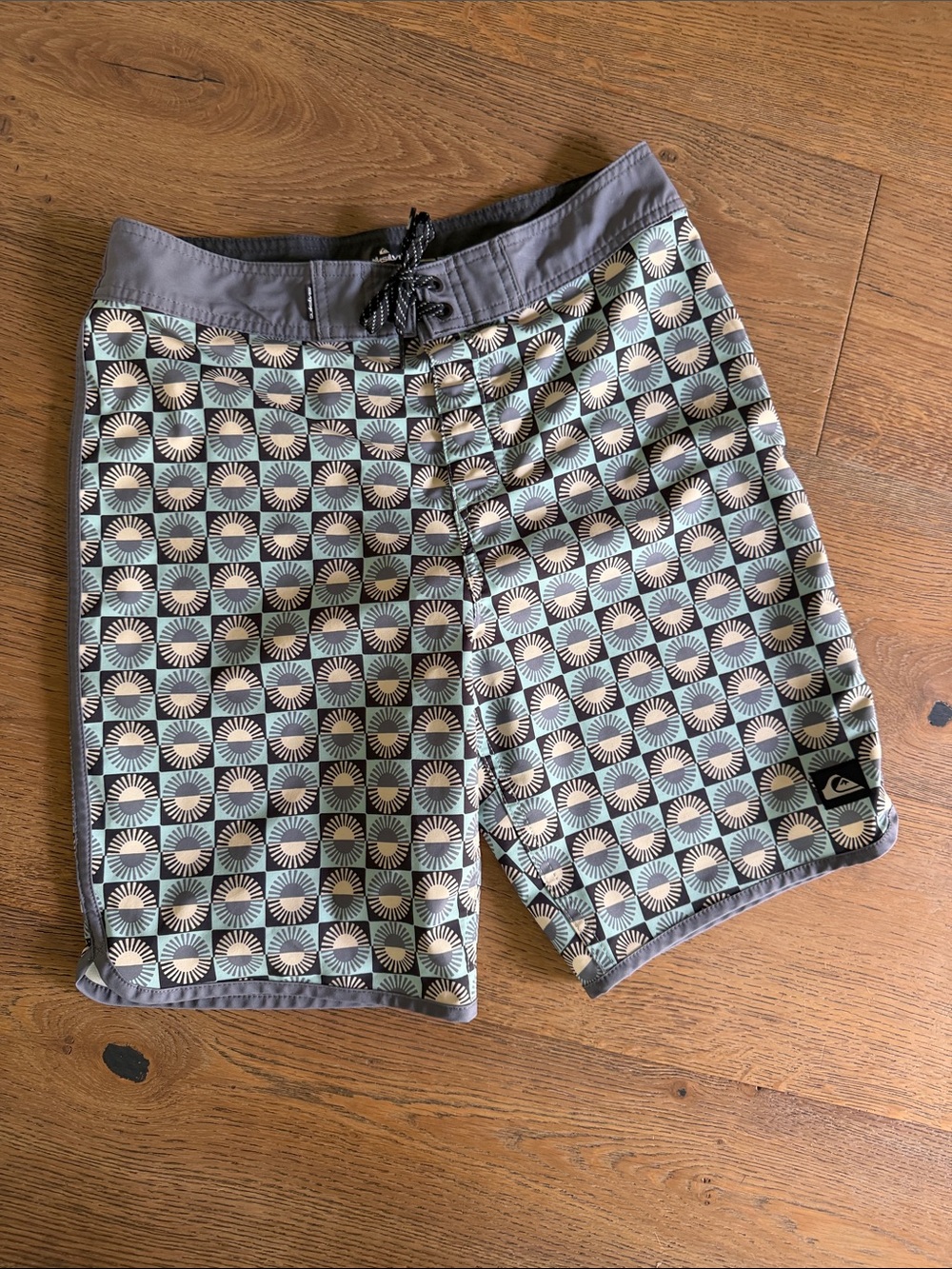 Quiksilver Men’s Gray Patterned Swim Trunks